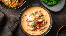 Sopa Thai de coco e frango (Tom Kha Gai)