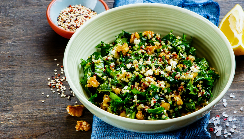 Salada de couve kale com quinoa