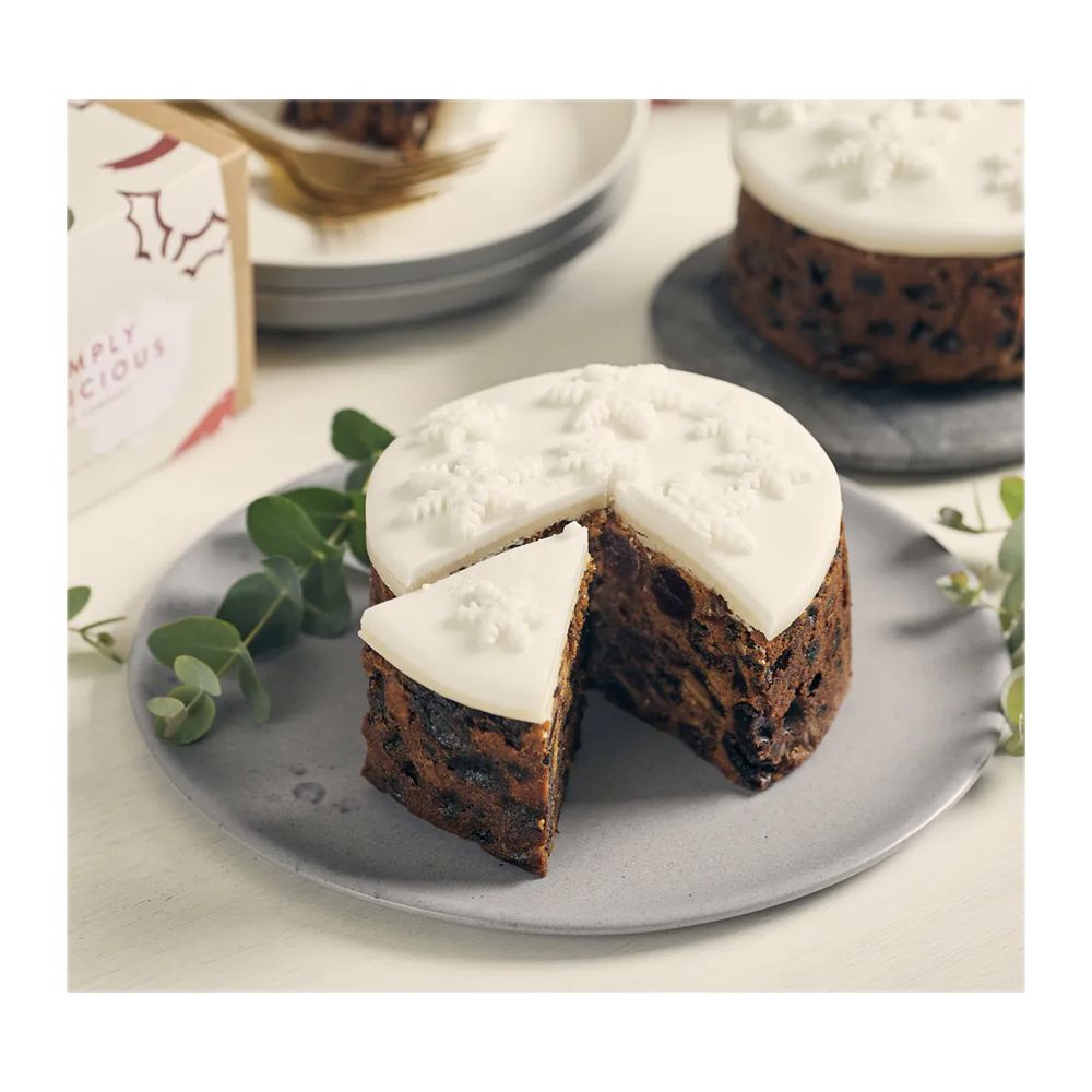  - Simply Delicious Iced Top Christmas Cake 820g (2)