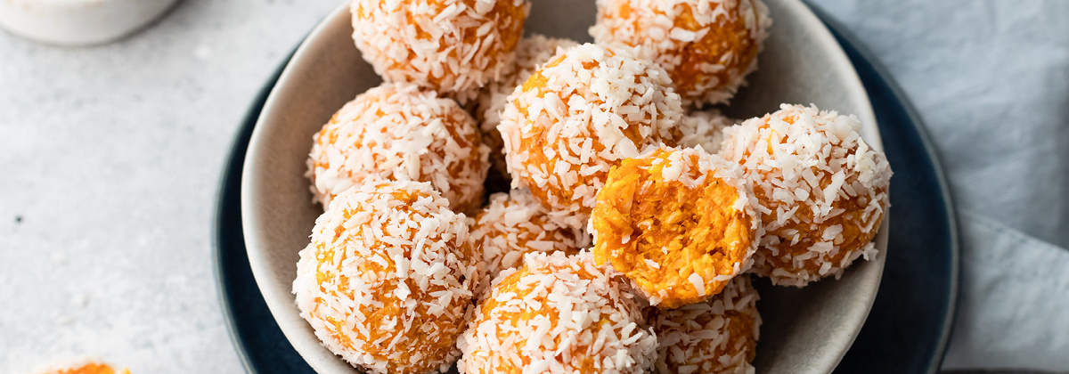 Apricot and coconut energy balls