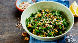 Salada de couve kale com quinoa